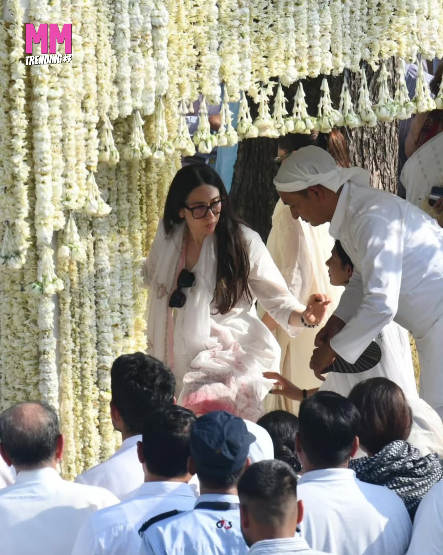 Emotional Farewell at Sunjay Kapur Funeral