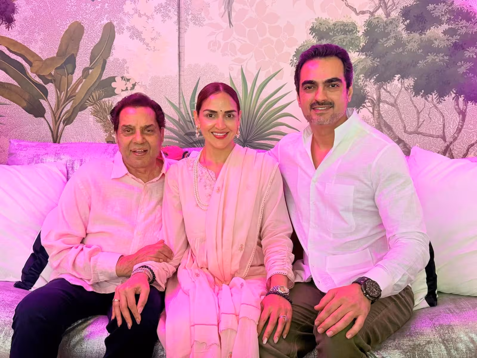 Esha Deol Honors Family On Father’s Day Esha Deol enjoys precious time with her father and kids on a heartfelt Father's Day outing