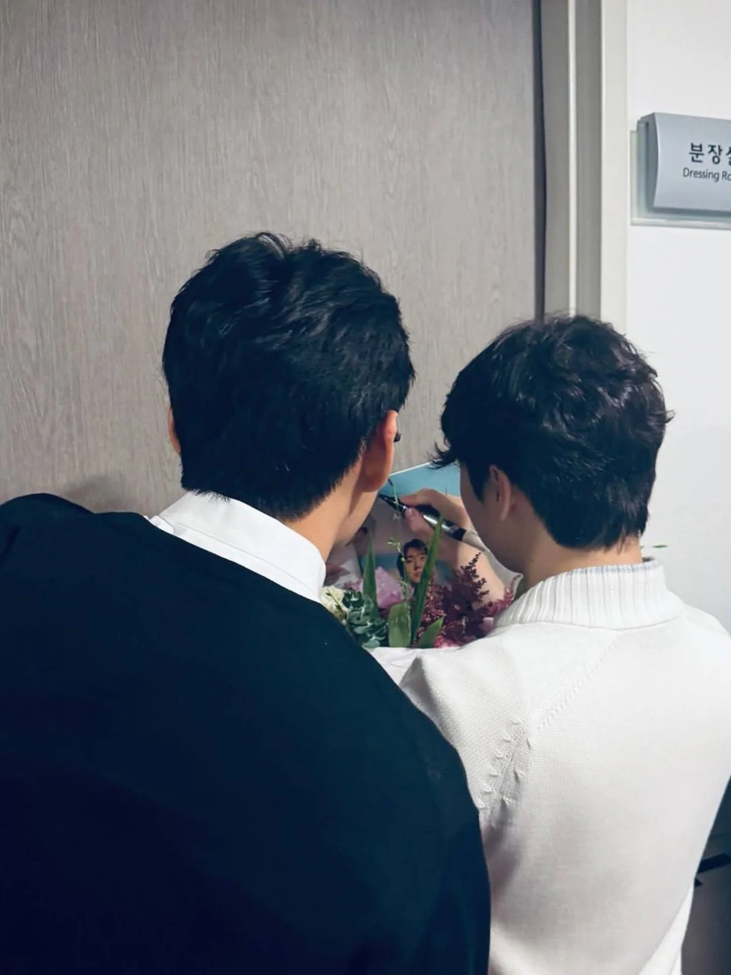 Filmfare Shares BTS V's Dreamy Photo Dump