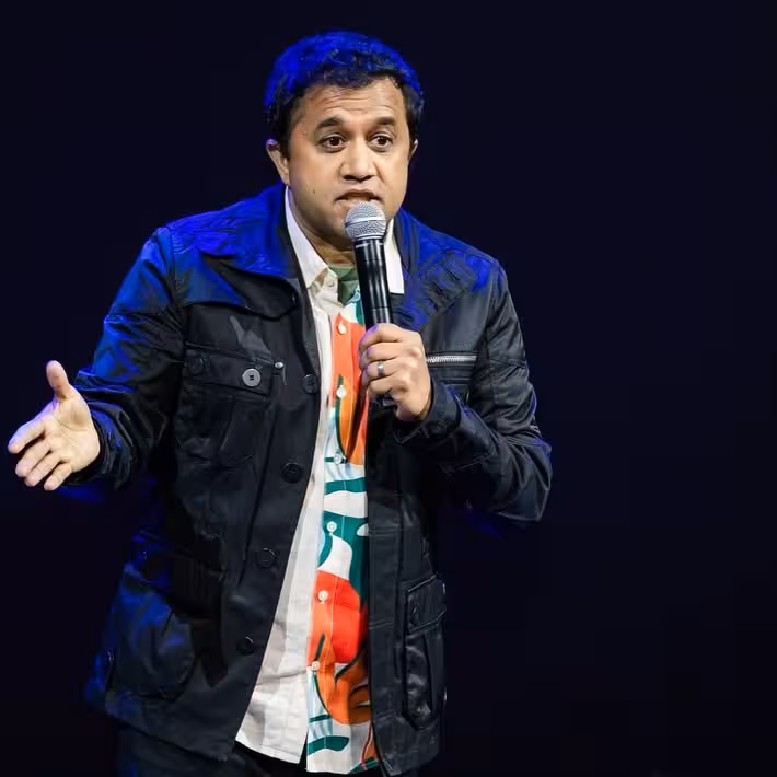 Full House Comedy Night Delivers Electric Vibes