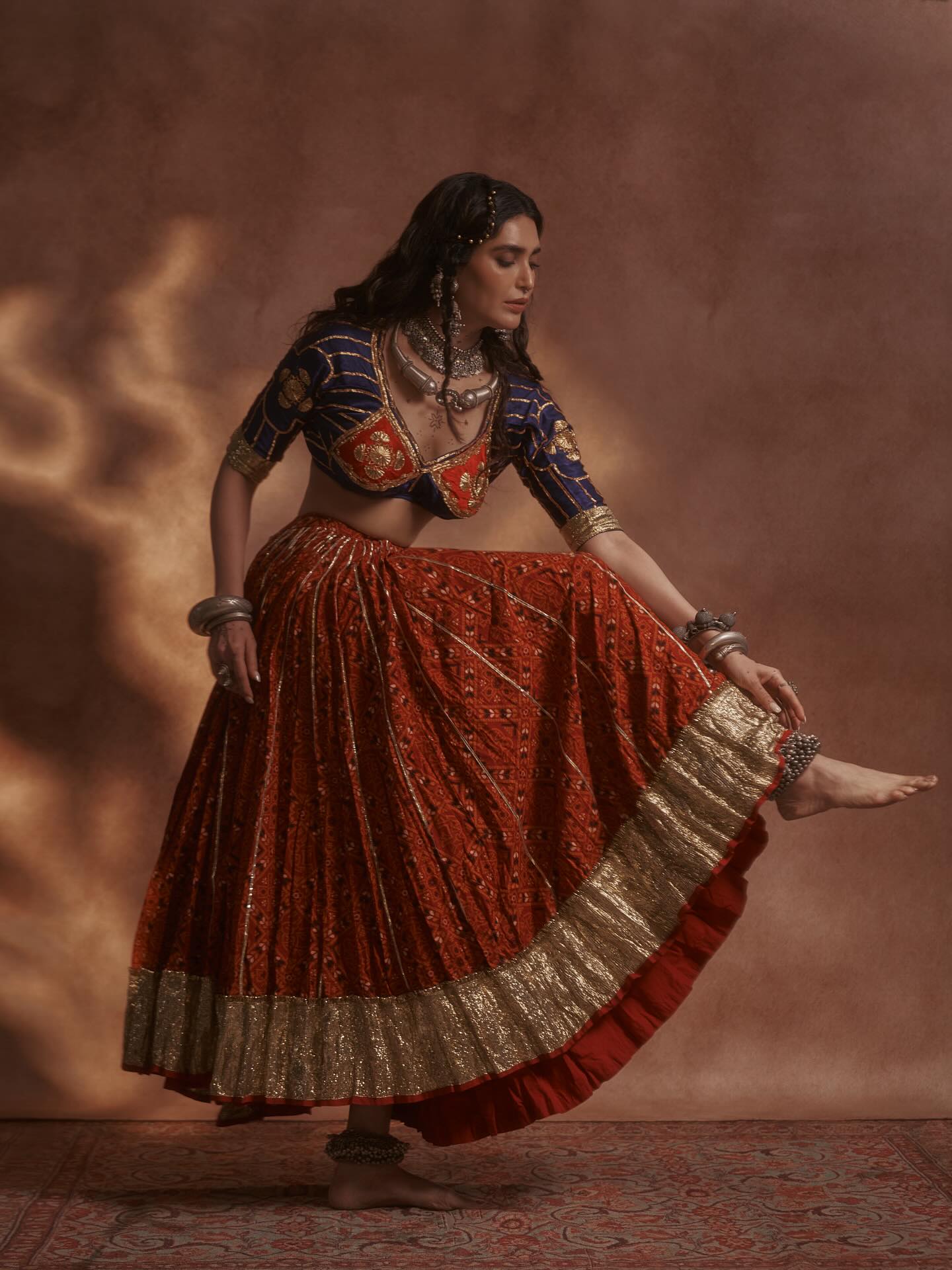 Ghoomar Charm: Karishma Tanna Stuns In Ethnic Brilliance