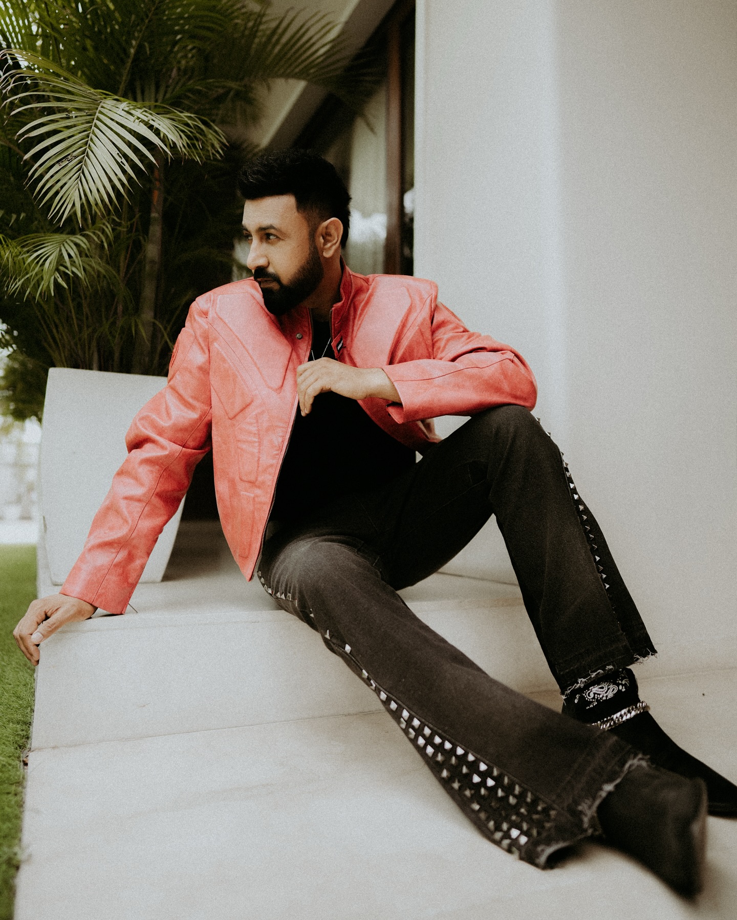 Gippy Grewal Expresses His Iconic Affection