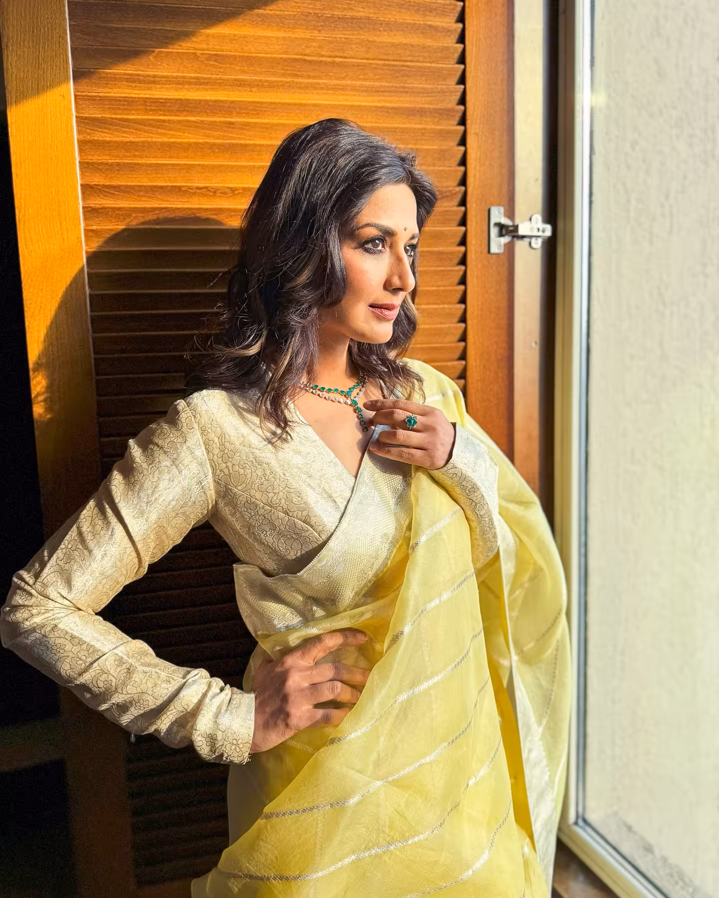 Golden Hour: Sonali Bendre Radiates Energy Sun-kissed vibes and infectious optimism capture Sonali Bendre’s latest golden hour moment.
