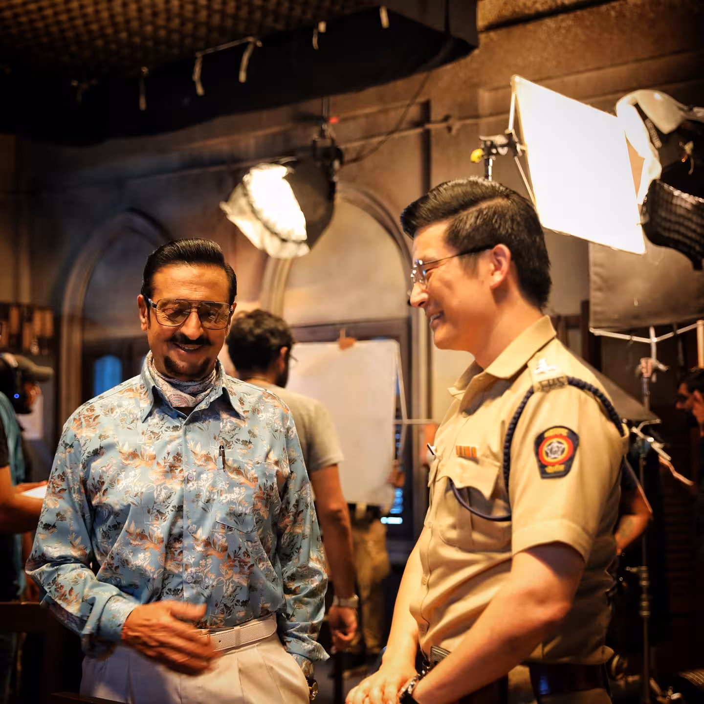 A dynamic mix of wit and law as premier talent unfolds a gripping dual-role police saga!!