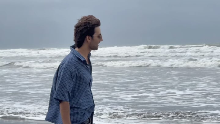 Himansh Kohli Embraces Monsoon Magic