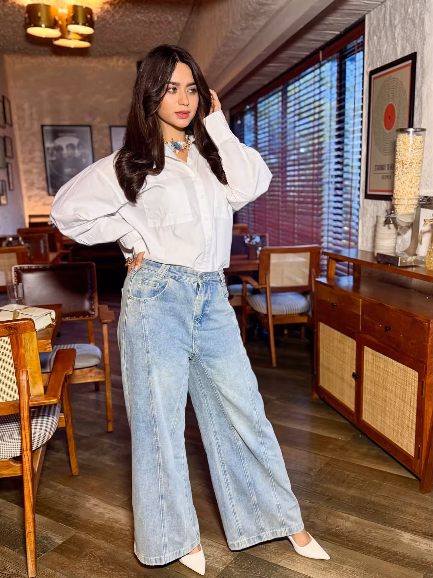 Housefull 5: Soundarya Sharma at Bandra Spot