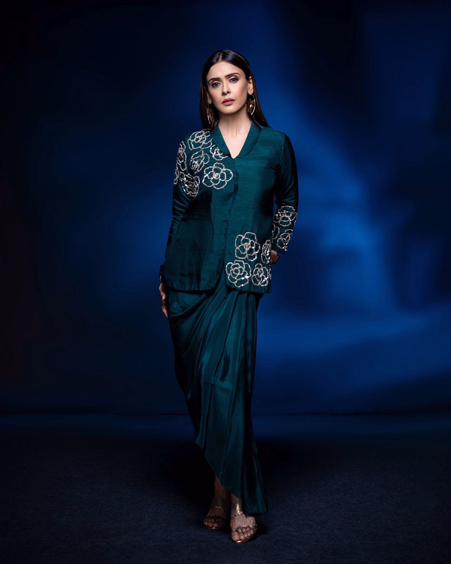 Hrishitaa Bhatt Redefines Fusion Fashion Hrishitaa Bhatt shines with distinct Indo-fusion flair, setting bold style trends globally.
