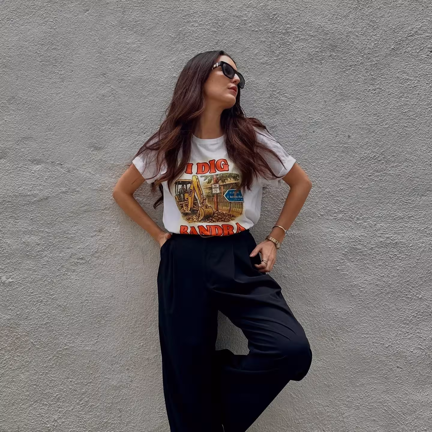 Isabelle Kaif Shines in Bandraite Photo Moment