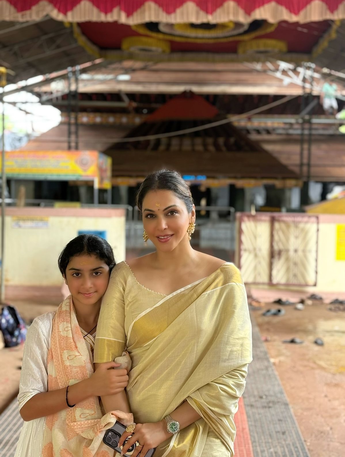 Isha Koppikar Channels Divine Energy