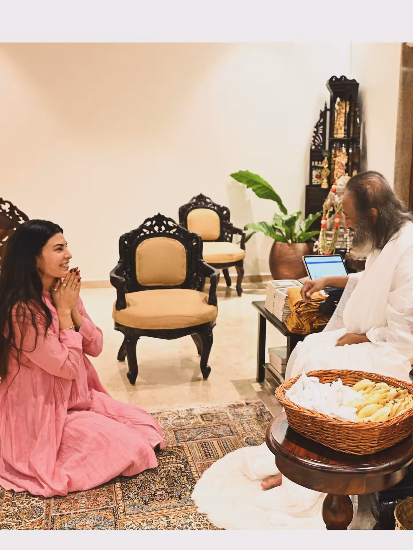 Jacqueline Fernandez Expresses Gratitude Bollywood star honors mentor heartfelt thanks, sharing radiant spirit on social media now!