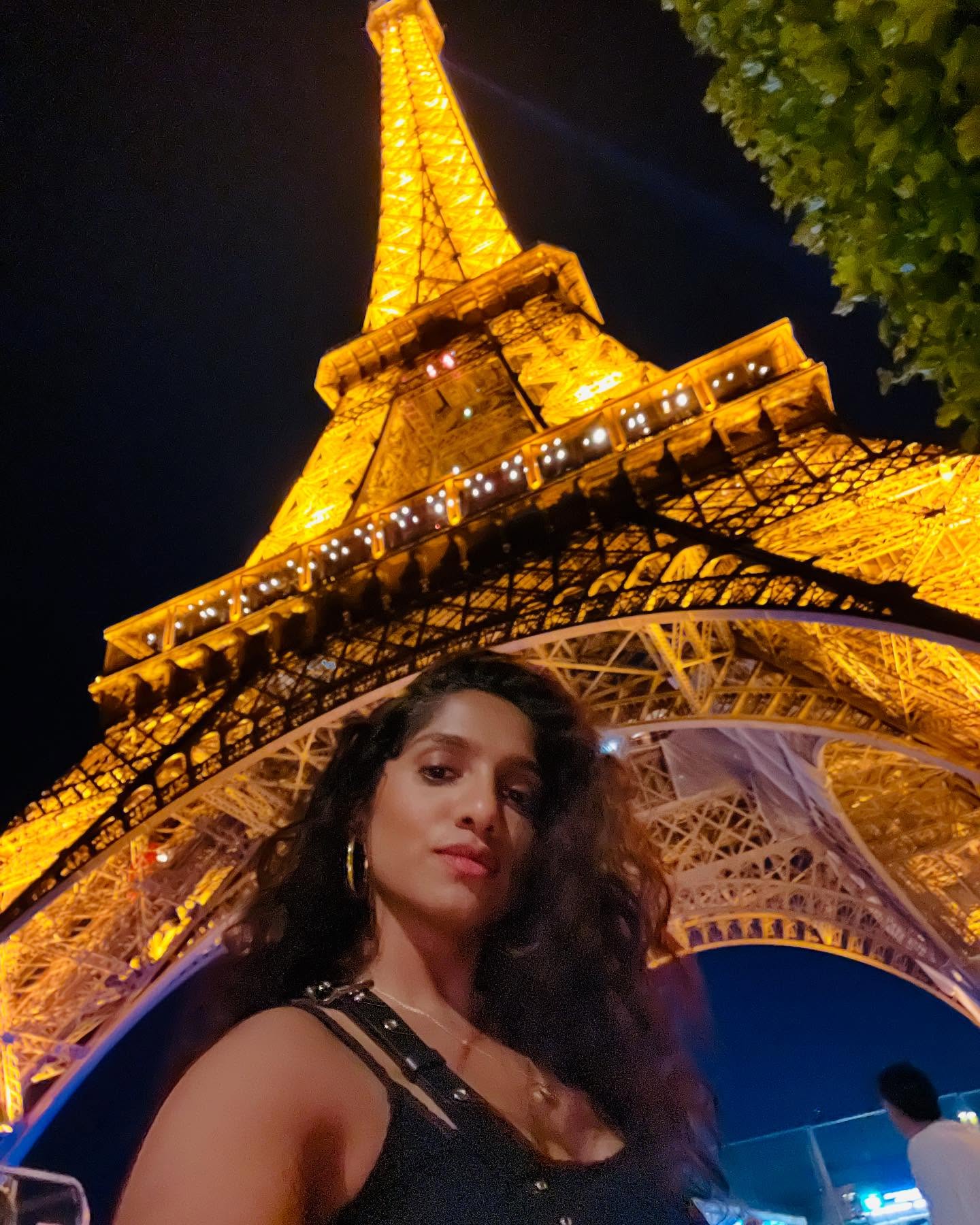 Jamie Lever Visits Paris