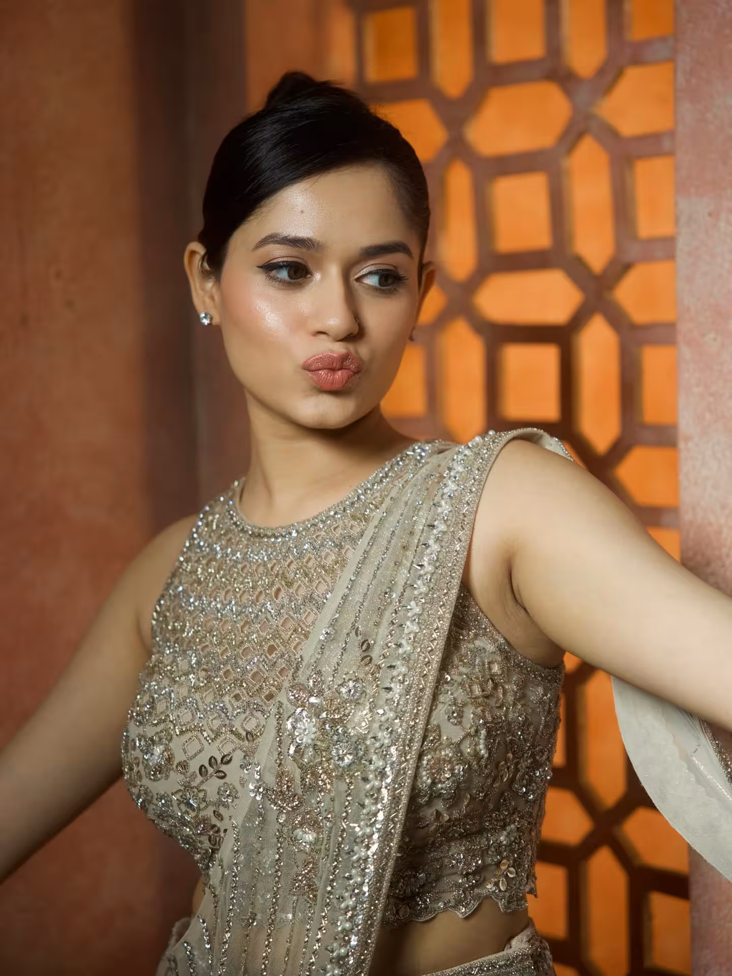 Jannat Zubair Rahmani Embraces Saree Style Young star stuns in a traditional saree as she effortlessly redefines her modern style.