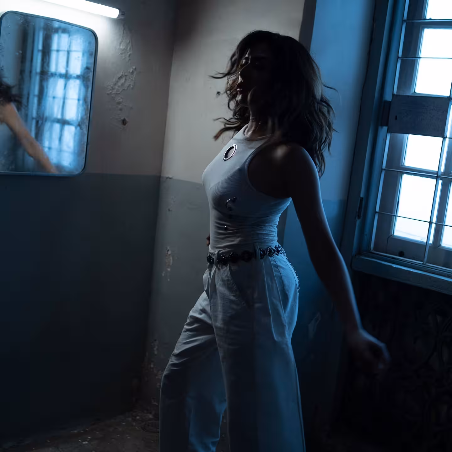 Jonita Gandhi Unveils New Single 'BEPARWAI'