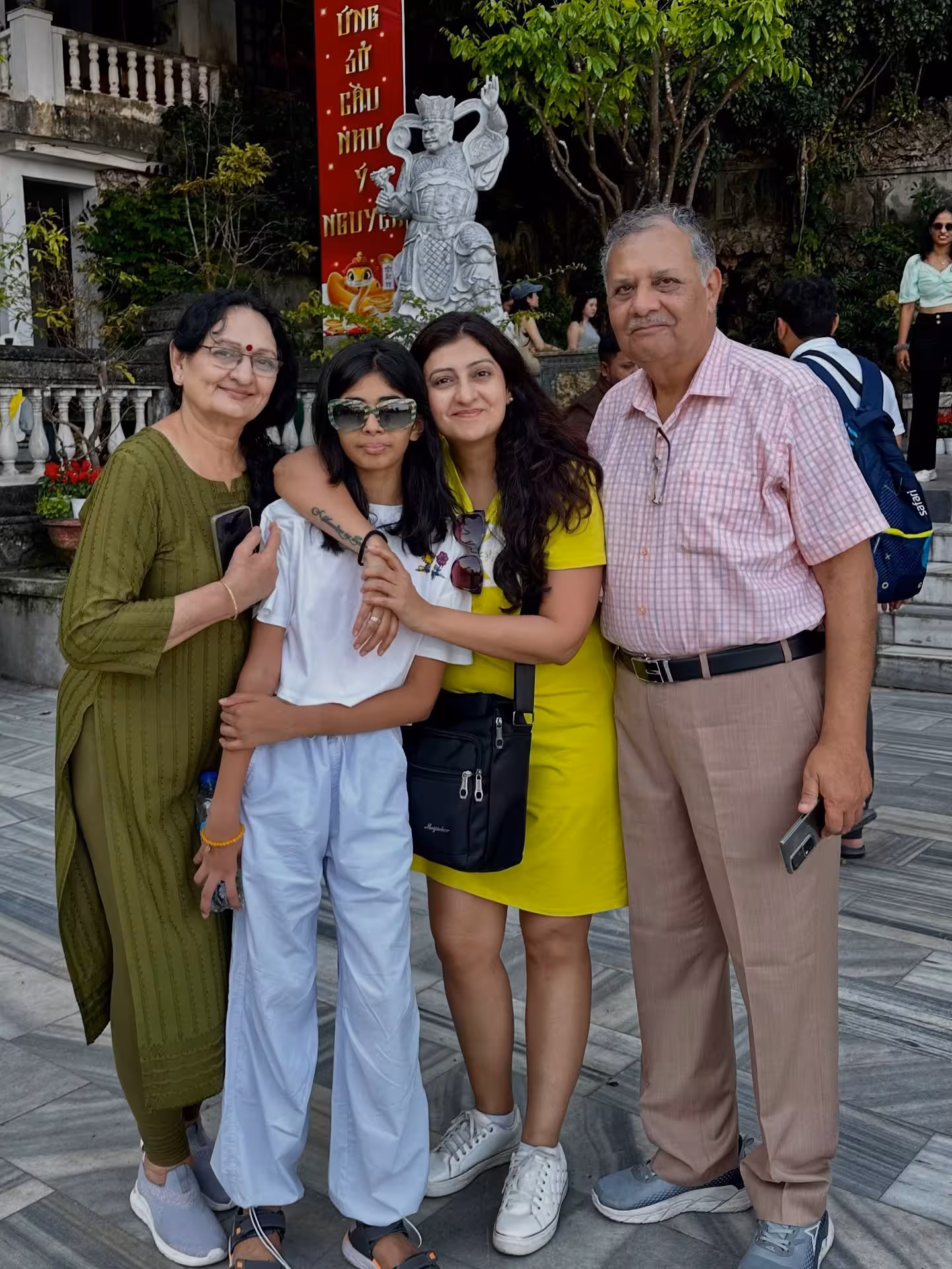 Juhi Parmar Honors Father’s Day Legacy A touching tribute showcasing love, care, and support for fathers, shared by Juhi Parmar!!