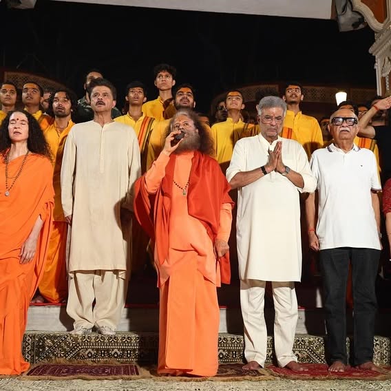 Kapoor Honors Parents With Ganga Tribute