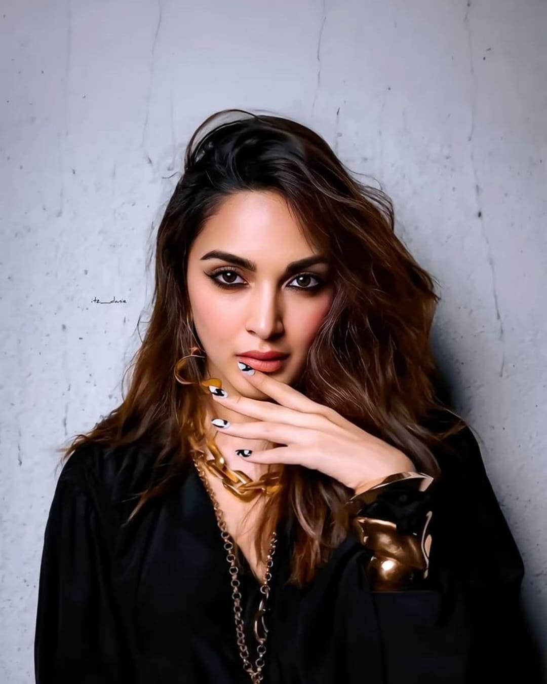 Kiara Advani's Regal Black Look