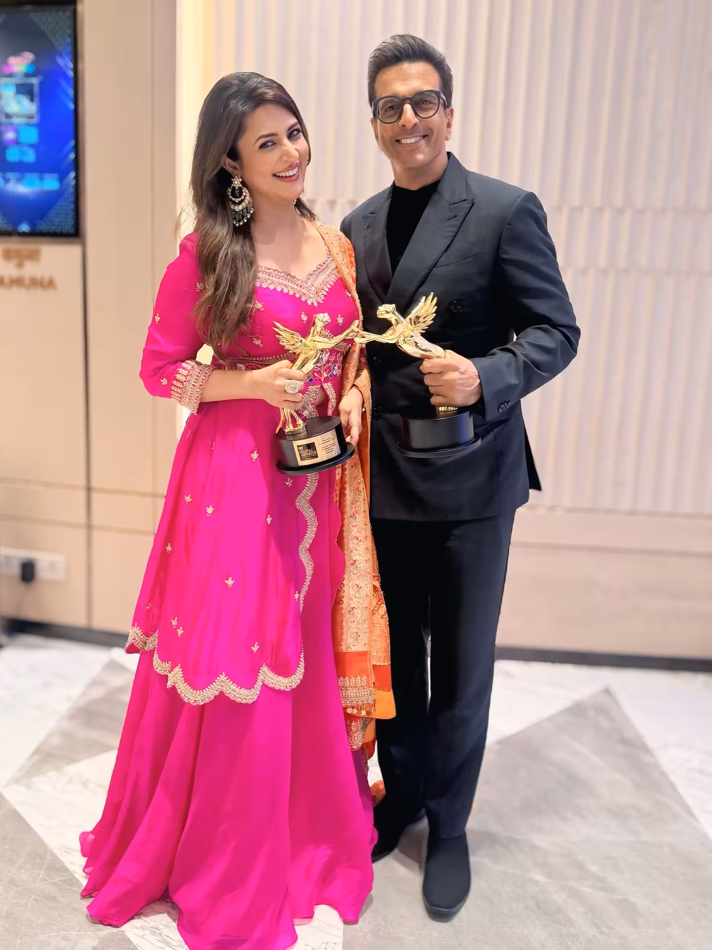 Magic Of Shiri Shines At IWM Buzz Awards