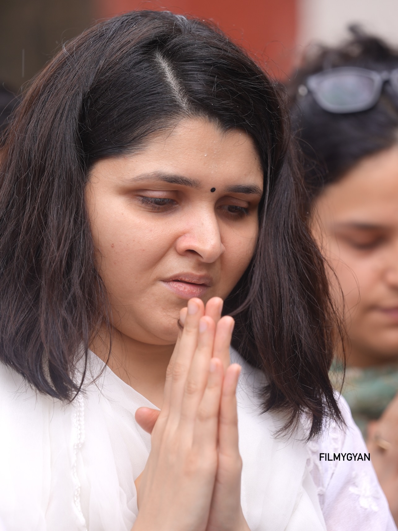 Mannara Bids Farewell To Her Father