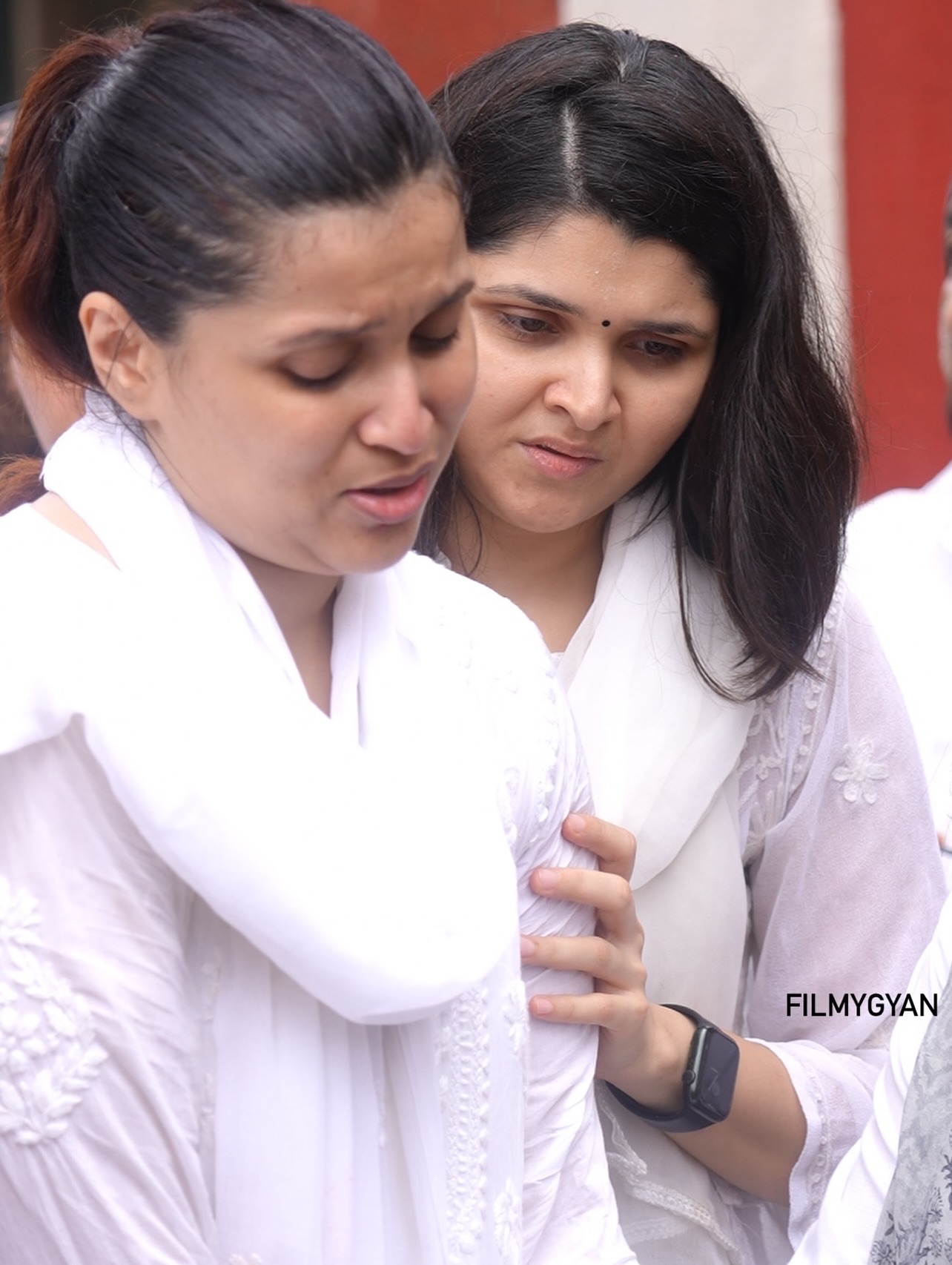 Mannara Bids Farewell To Her Father