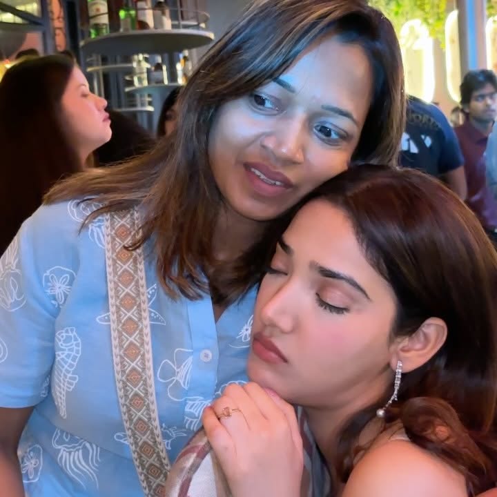 Medha Shankr Lights Up Ginny Weds Sunny 2 Set