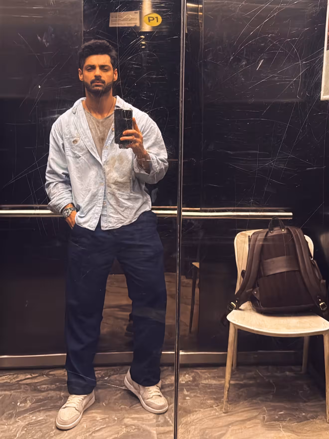 Mirror Mirror: Karan Wahi Reflects In Style TV star Karan Wahi shares an artistic self-reflection on Instagram, captivating his fans.!
