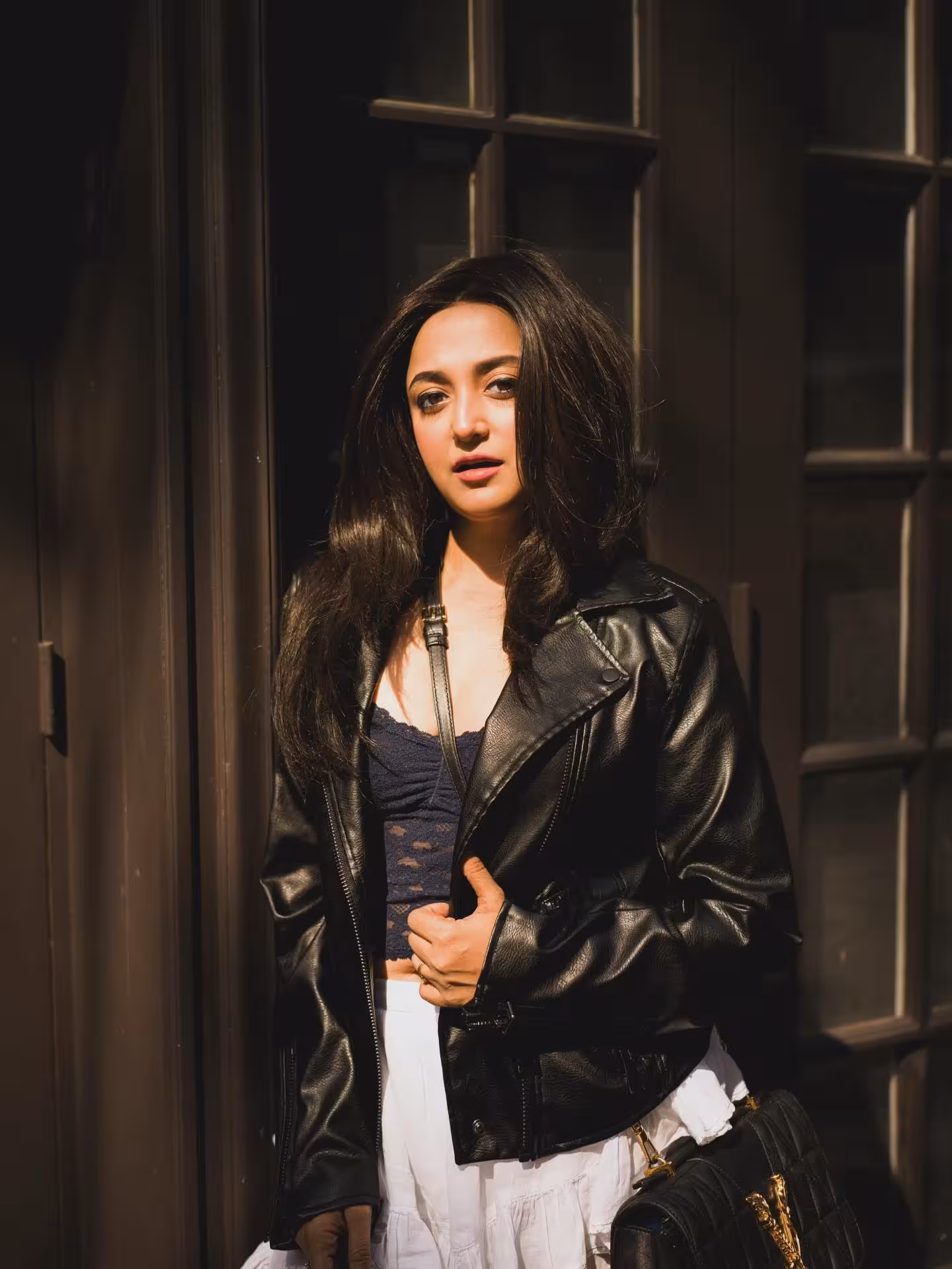 Monali Thakur Embraces Urban Freedom