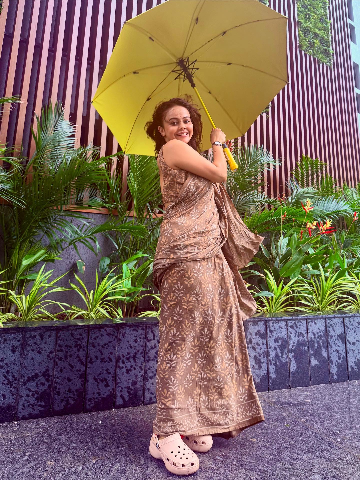 Monsoon Style: Devoleena’s Rainy Day Elegance