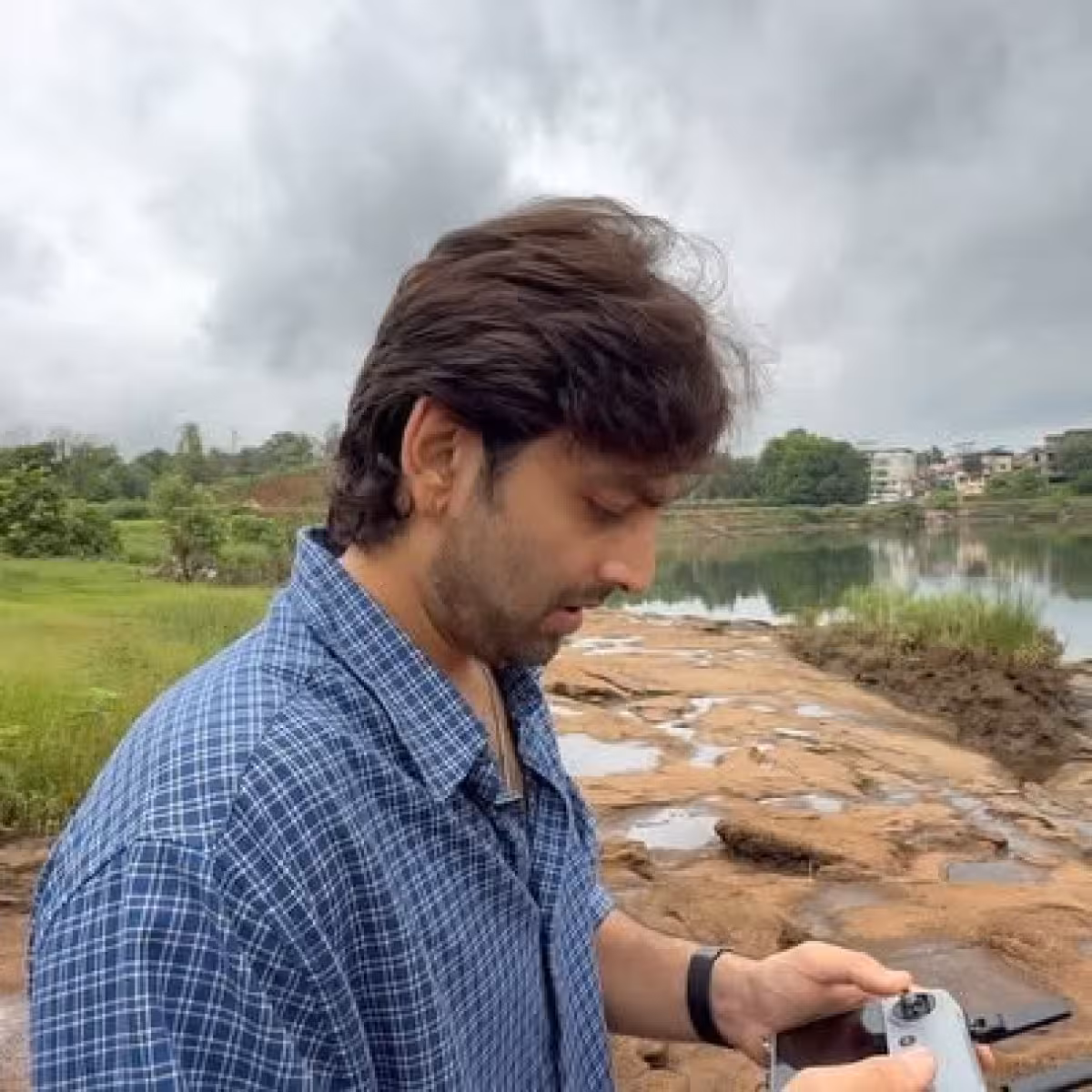 Mumbai To Goa: Celebrity Road Trip And Crocodile Sighting Himansh Kohli's Mumbai to Goa trip features unexpected croc sighting amid scenic thrills!!
