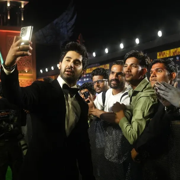 National Selfie Day: Celebrities In Focus
