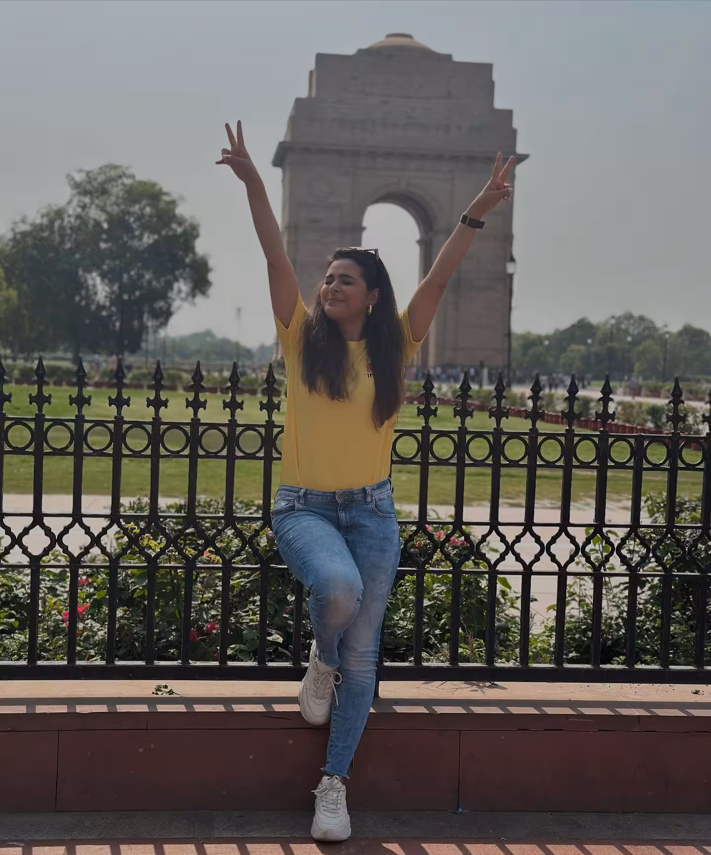 Madhurima Tuli showcases India's heritage with nature's beauty at India Gate - Regal Aura!