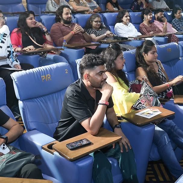 Raanjhanaa Nostalgia Ignites Fan Screening
