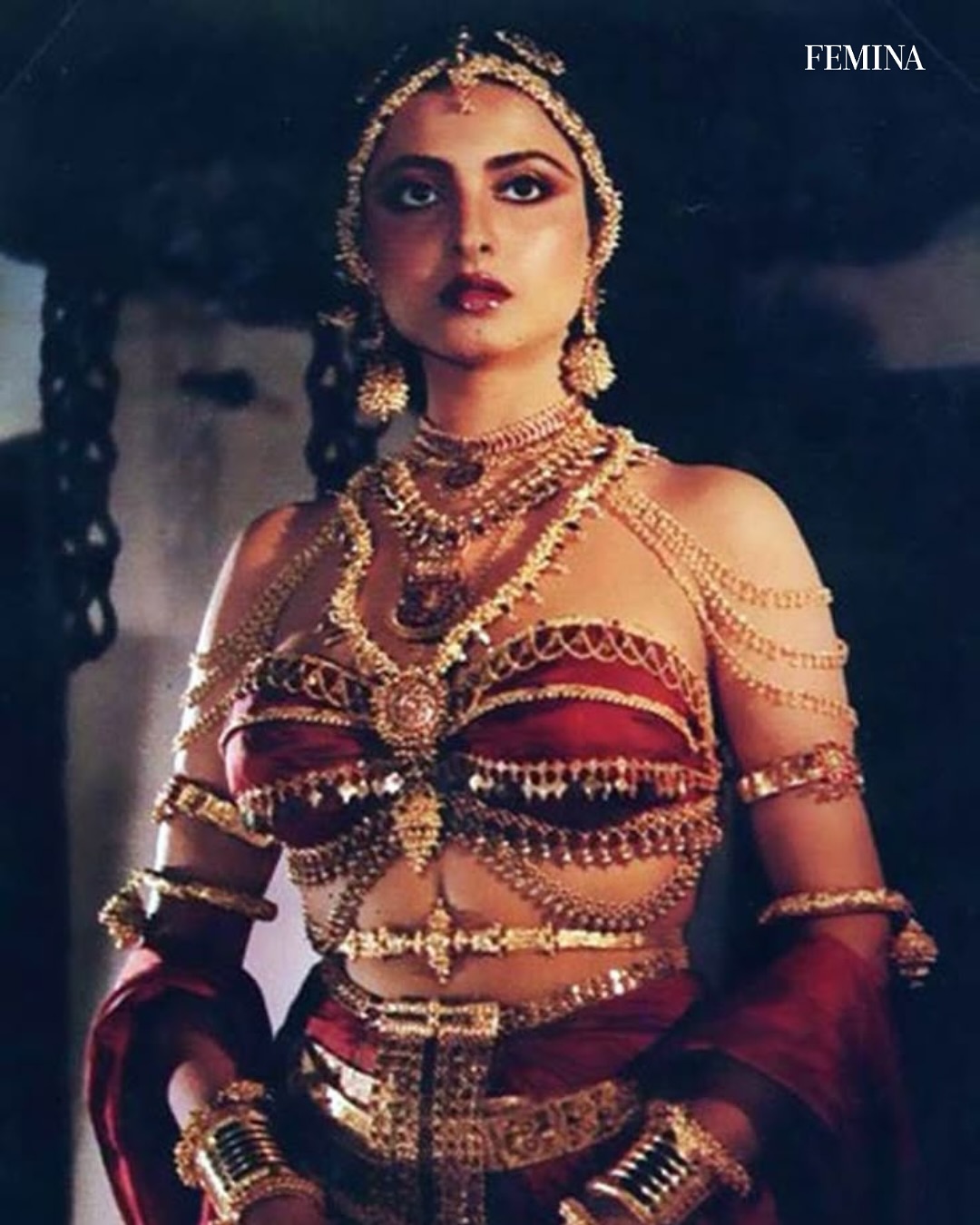 Rekha's Timeless Style In Utsav