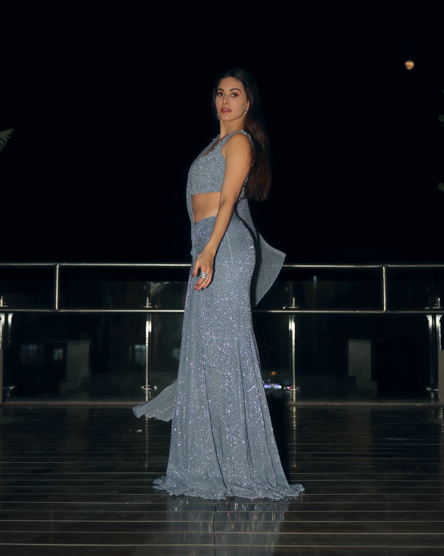 Saree Splendor: Amyra Dastur Shines