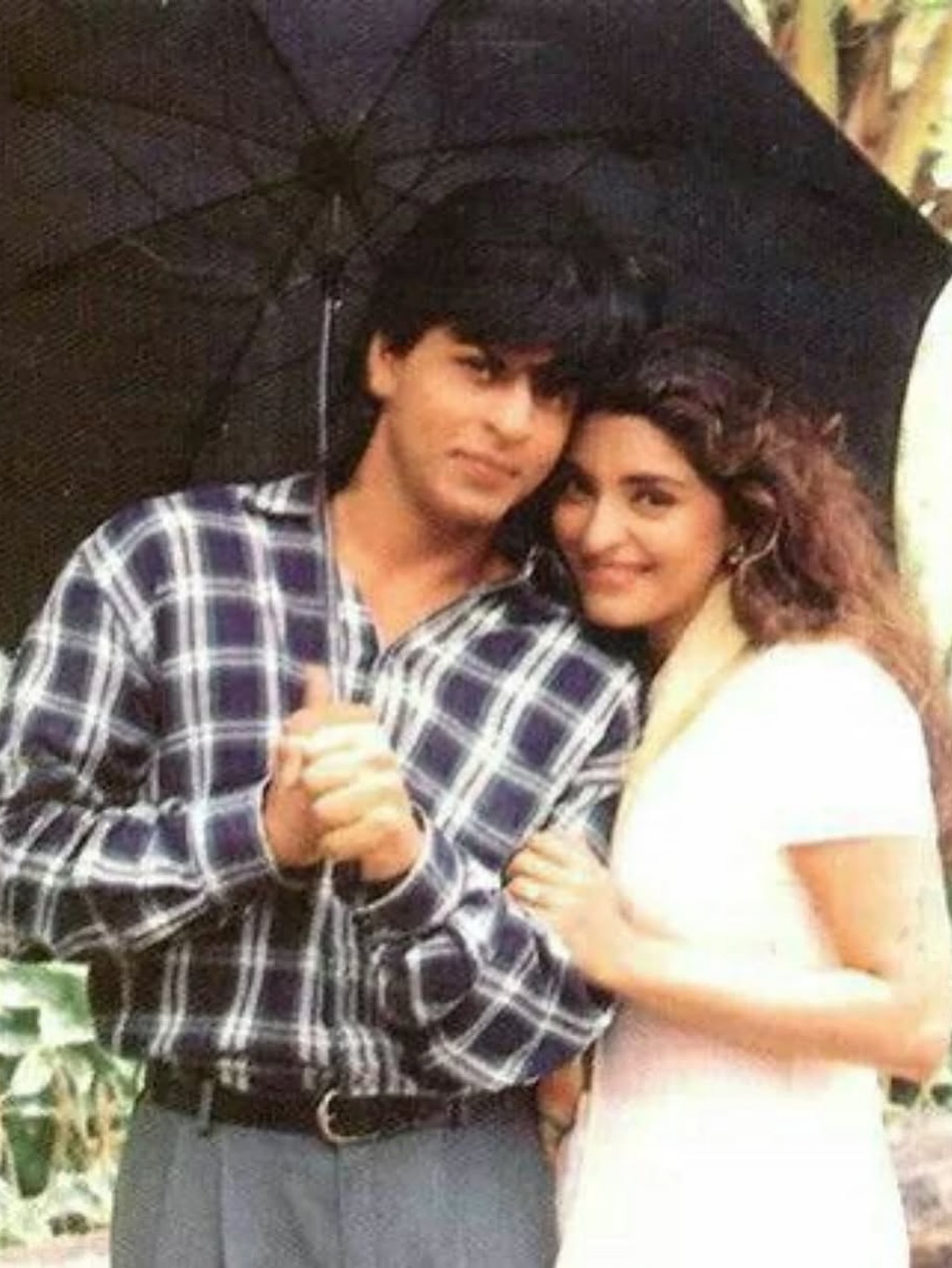 Shahrukh & Juhi: Timeless Bollywood Magic