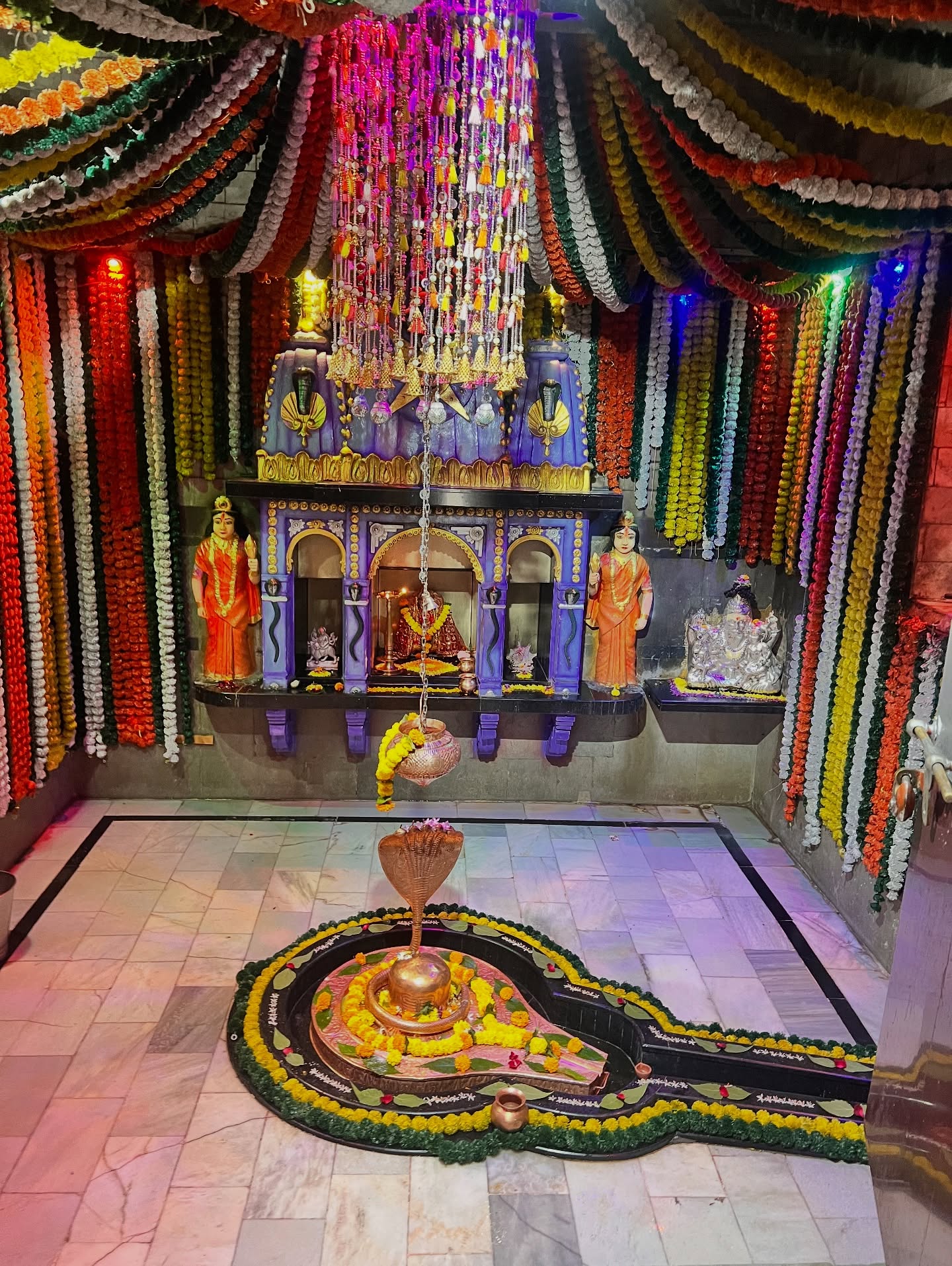 Shweta Revisits Mumbareshwar Temple