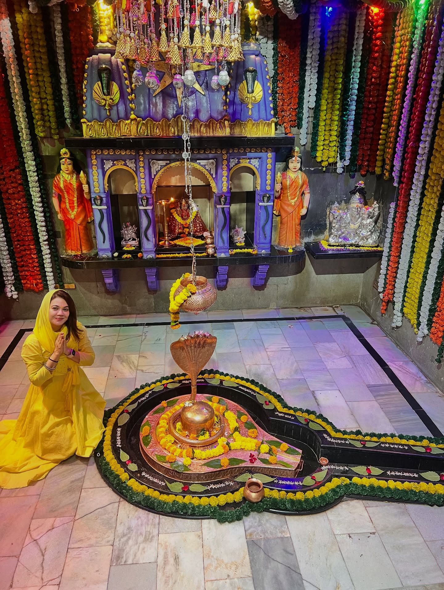 Shweta Revisits Mumbareshwar Temple