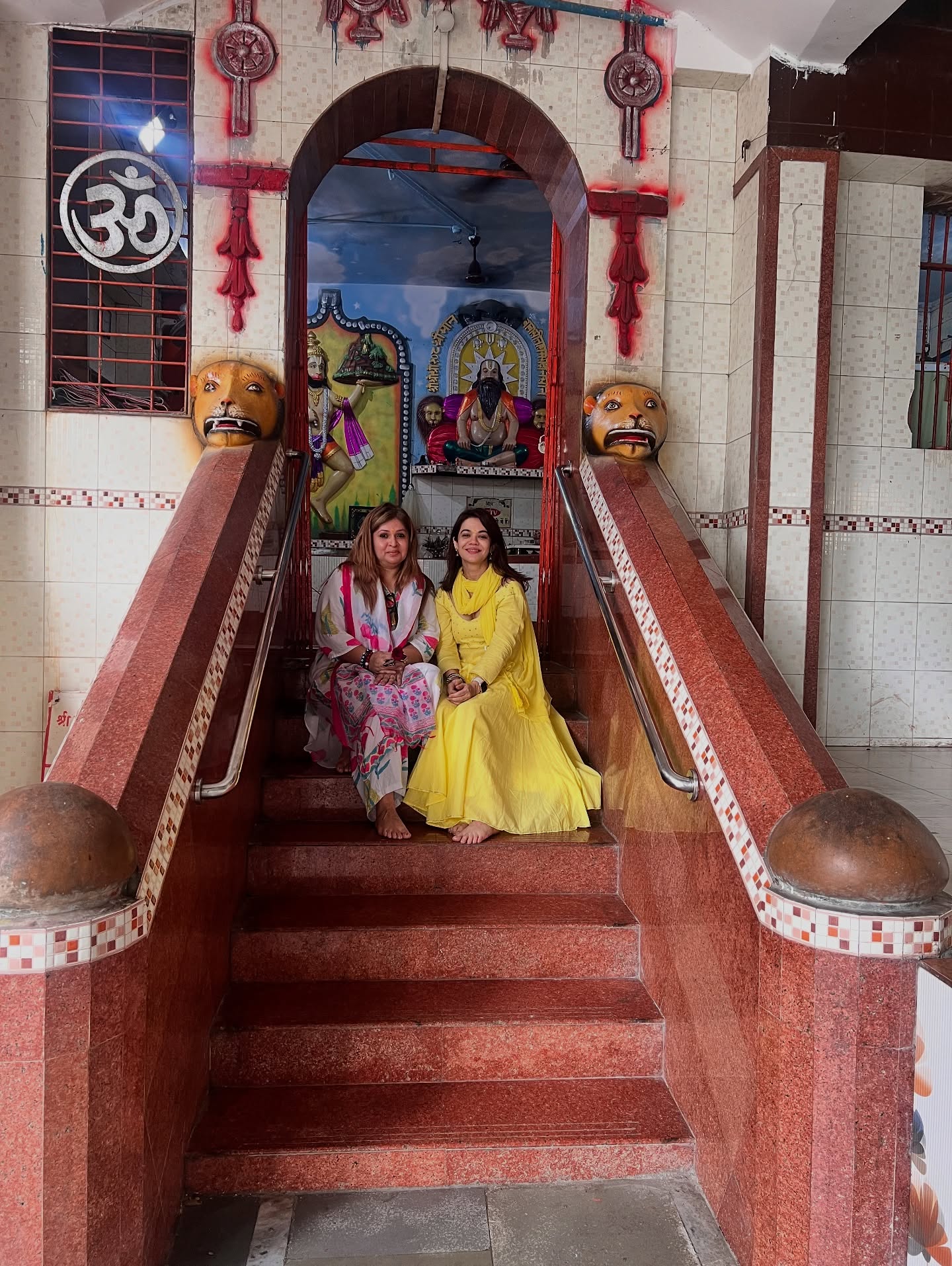 Shweta Revisits Mumbareshwar Temple