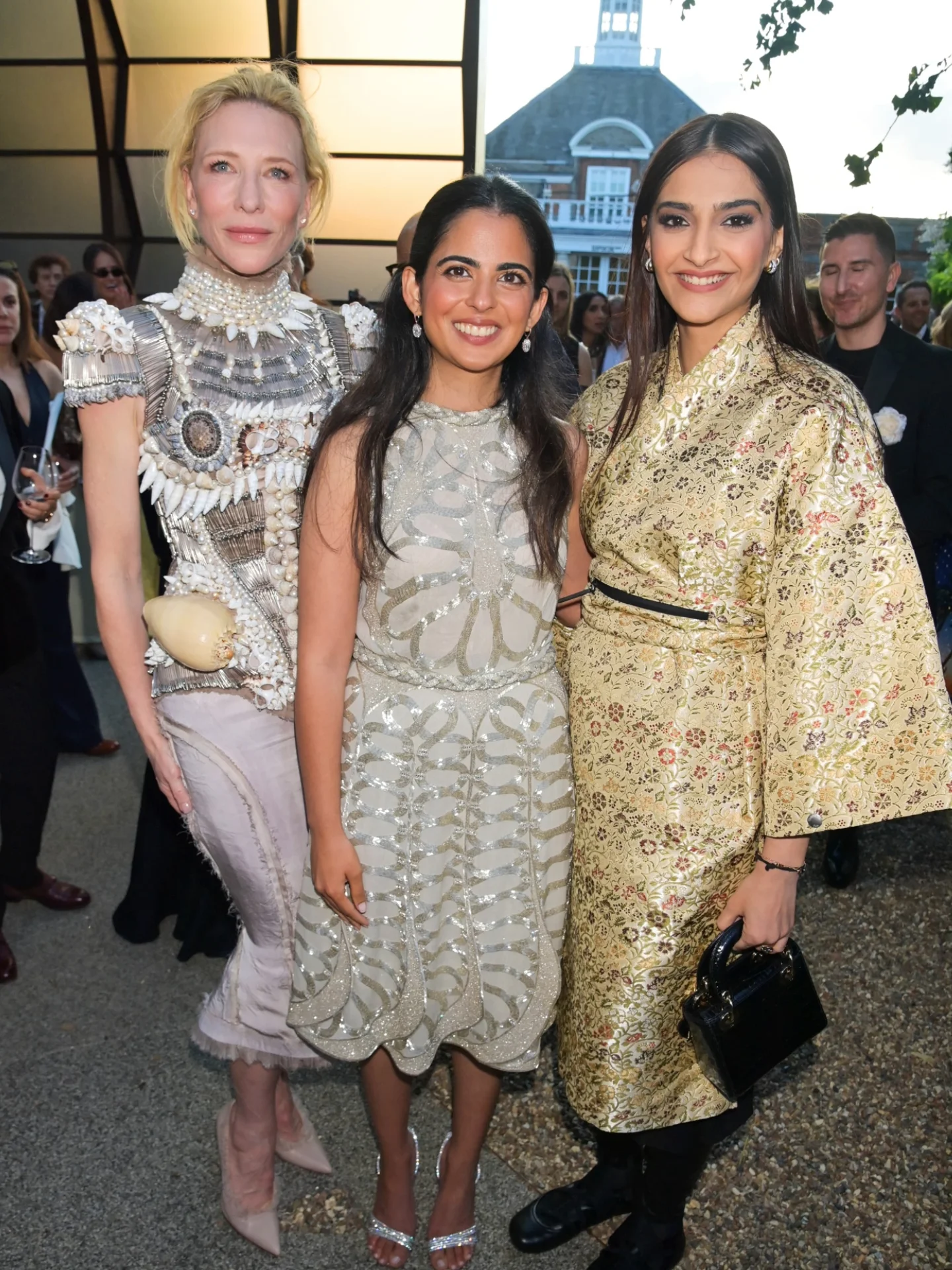 Film stars dazzle at the Serpentine Summer Party, mixing glamour with vibrant style & chic