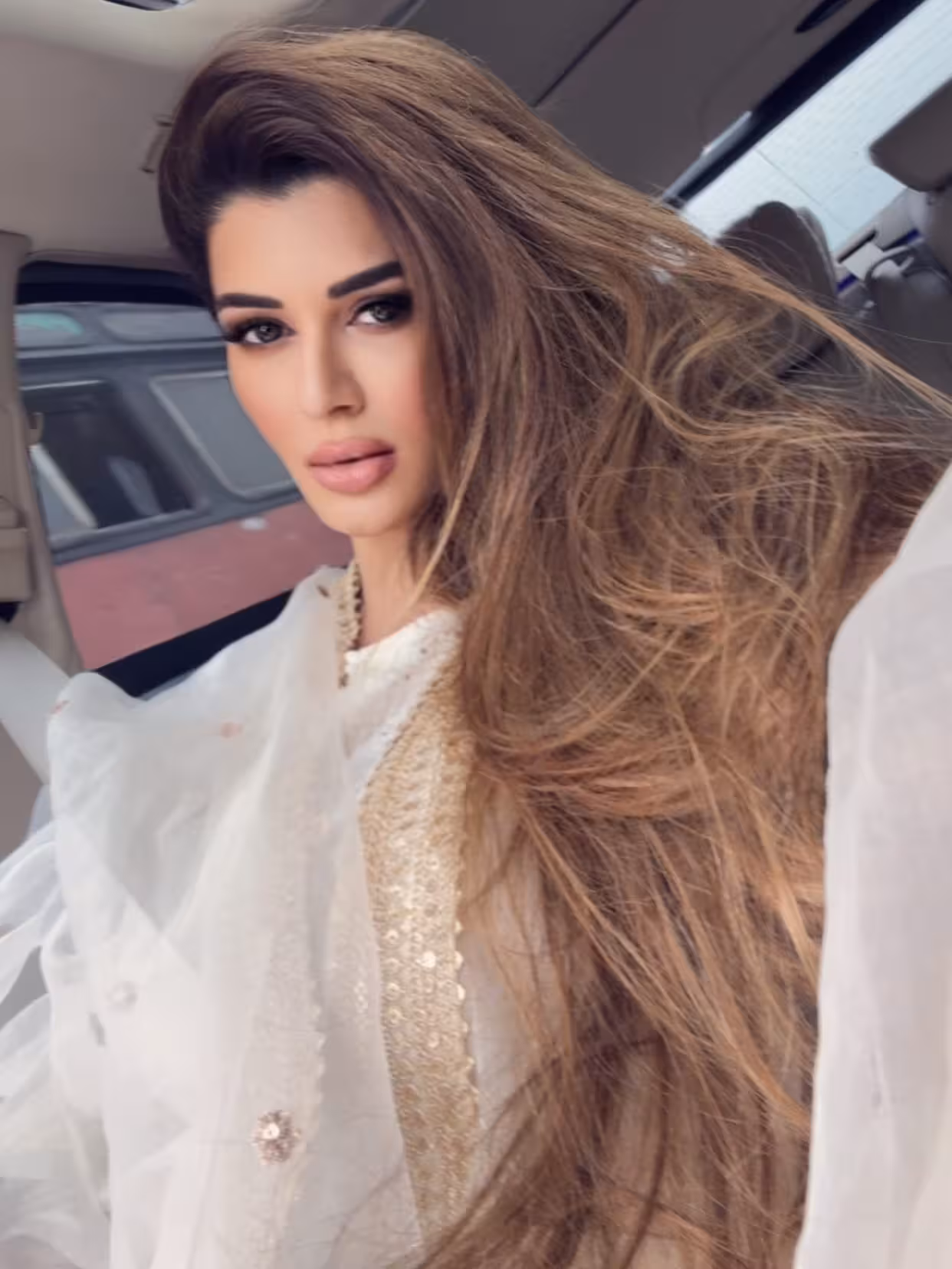 Speak Your Language, Speak Your Soul Kainaat Arora inspires with her message to value genuine bonds and authentic connections.!