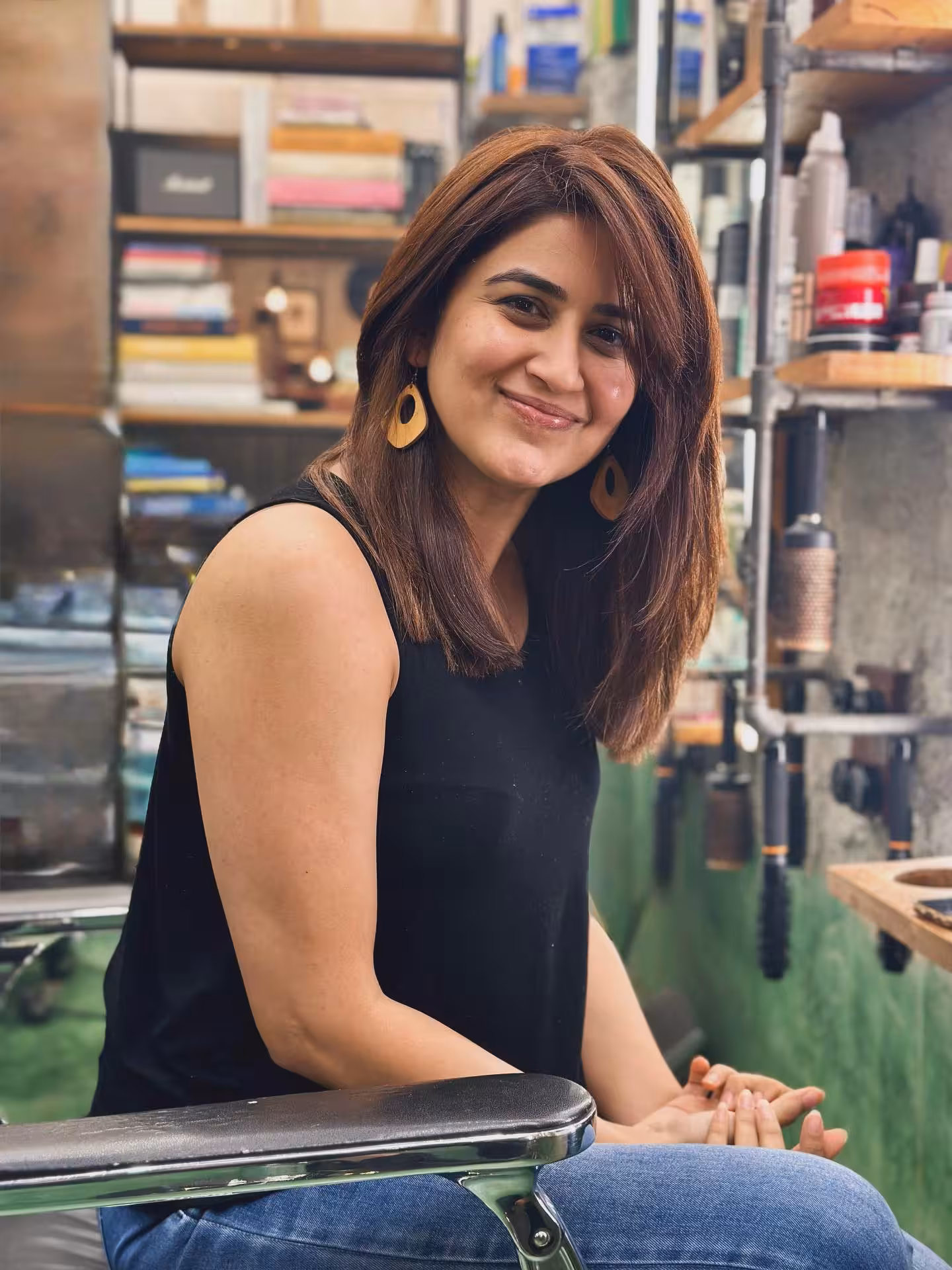 Vaidehi Parashurami Unveils Bold New Look Vaidehi reveals a fresh new hairstyle transformation, promising a timeless, sassy vibe now