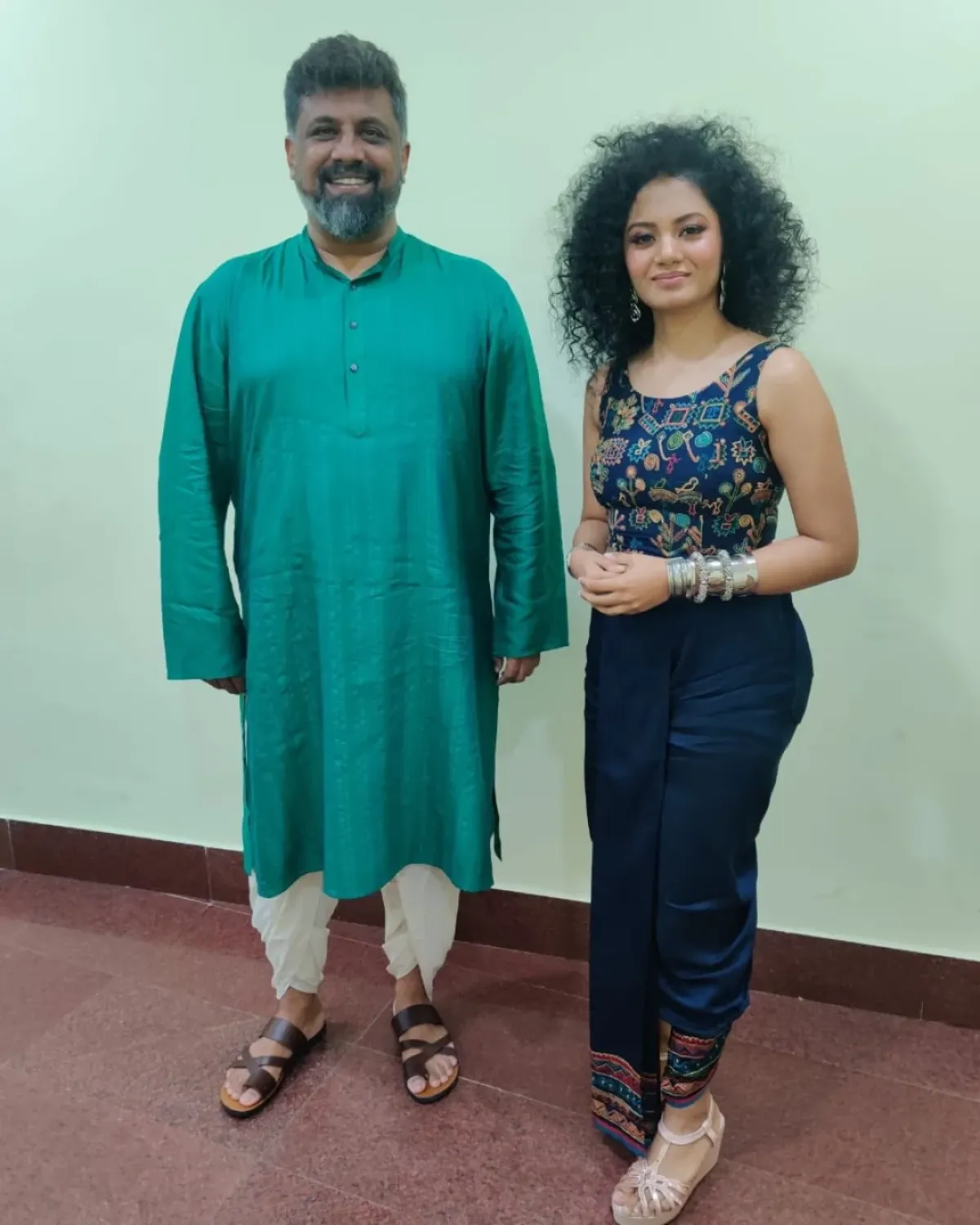 World Music Day Concert Ignites Stage Raghu Dixit excites fans as Anwesshaa headlines Sourendro Soumyojit's World Music Day show.