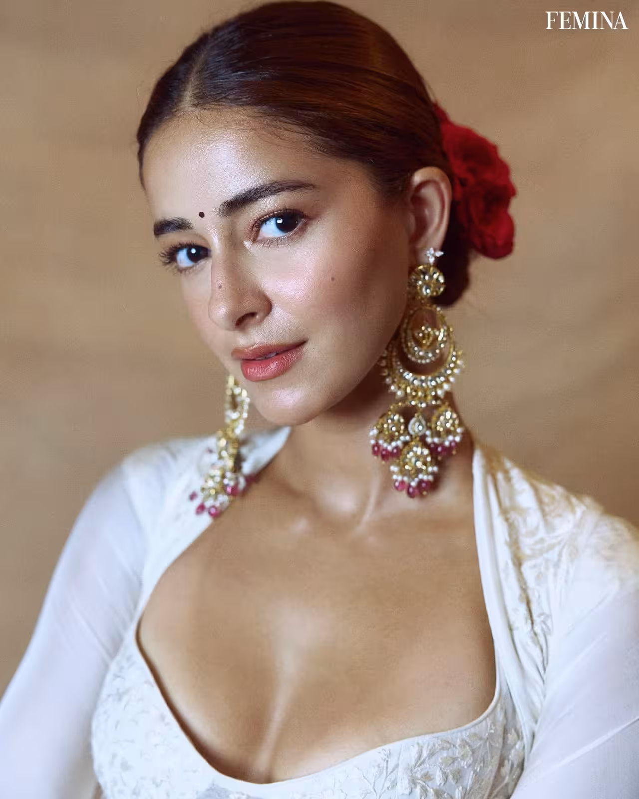 Ananya Panday dazzles as Rekha Ji in promotional snaps for Umrao Jaan re-release in style