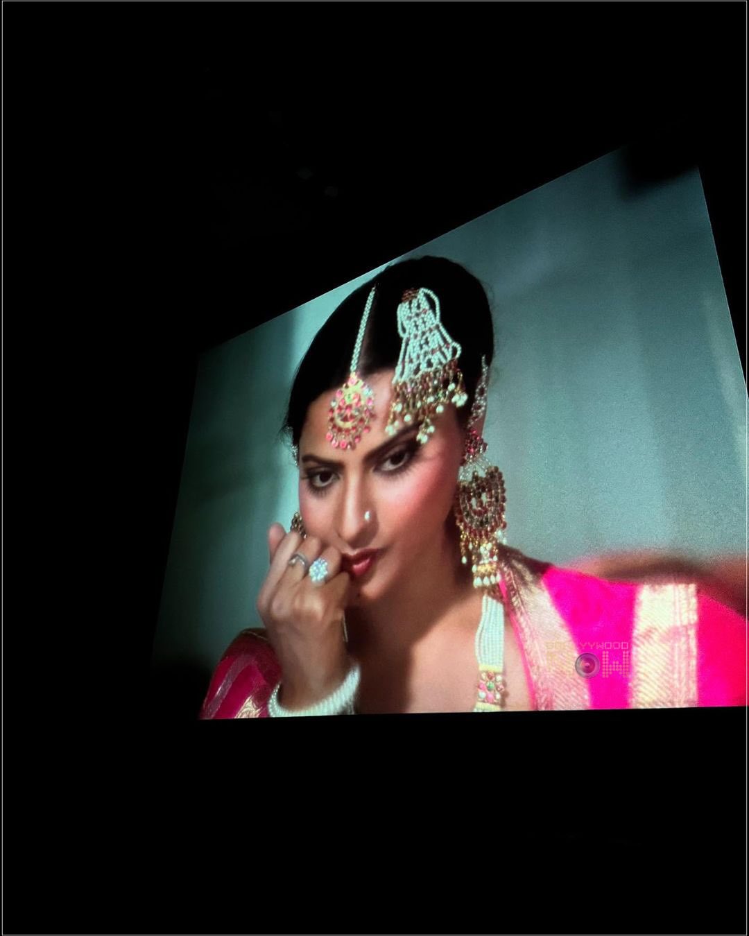 Ananya Honors Rekha With Heartfelt Tribute