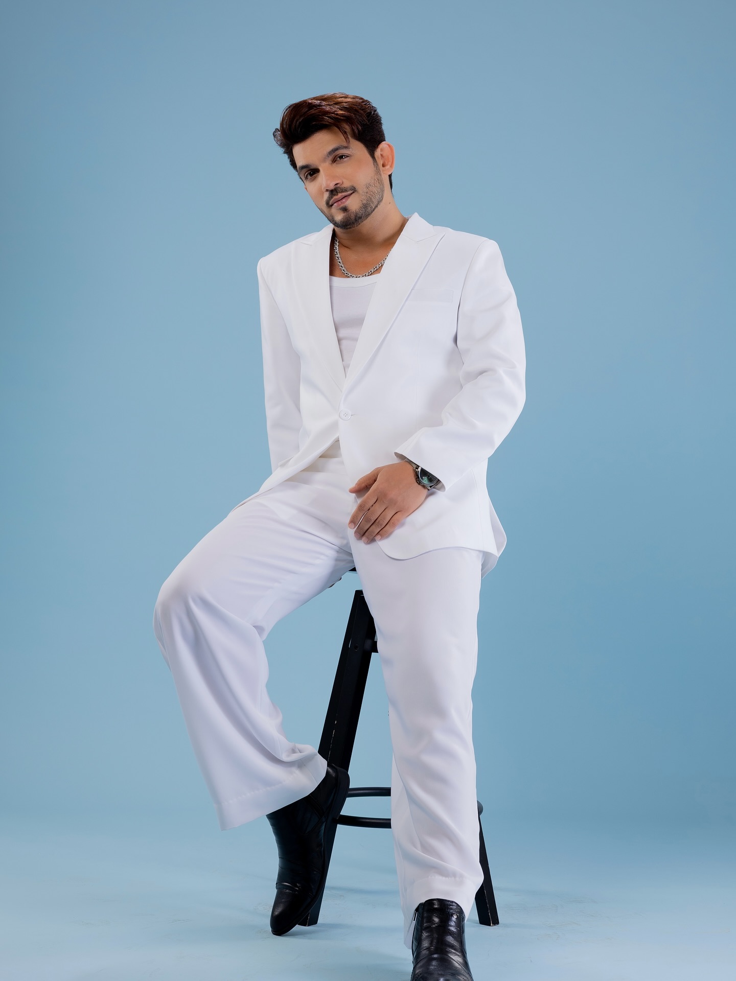 Arjun Bijlani Dazzles In Pure White Suit