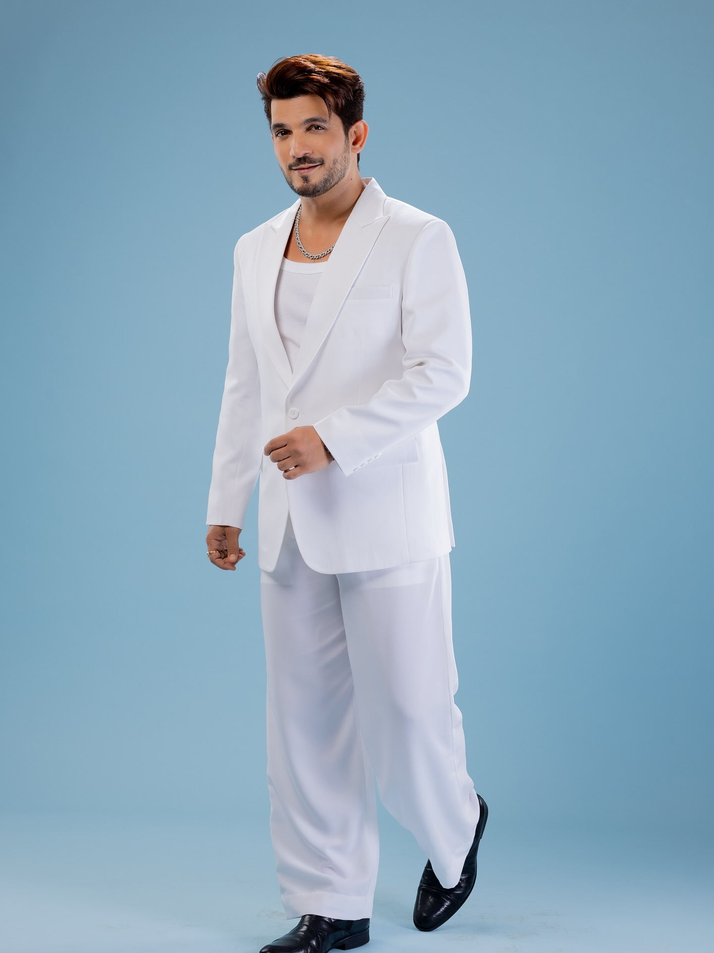 Arjun Bijlani Dazzles In Pure White Suit