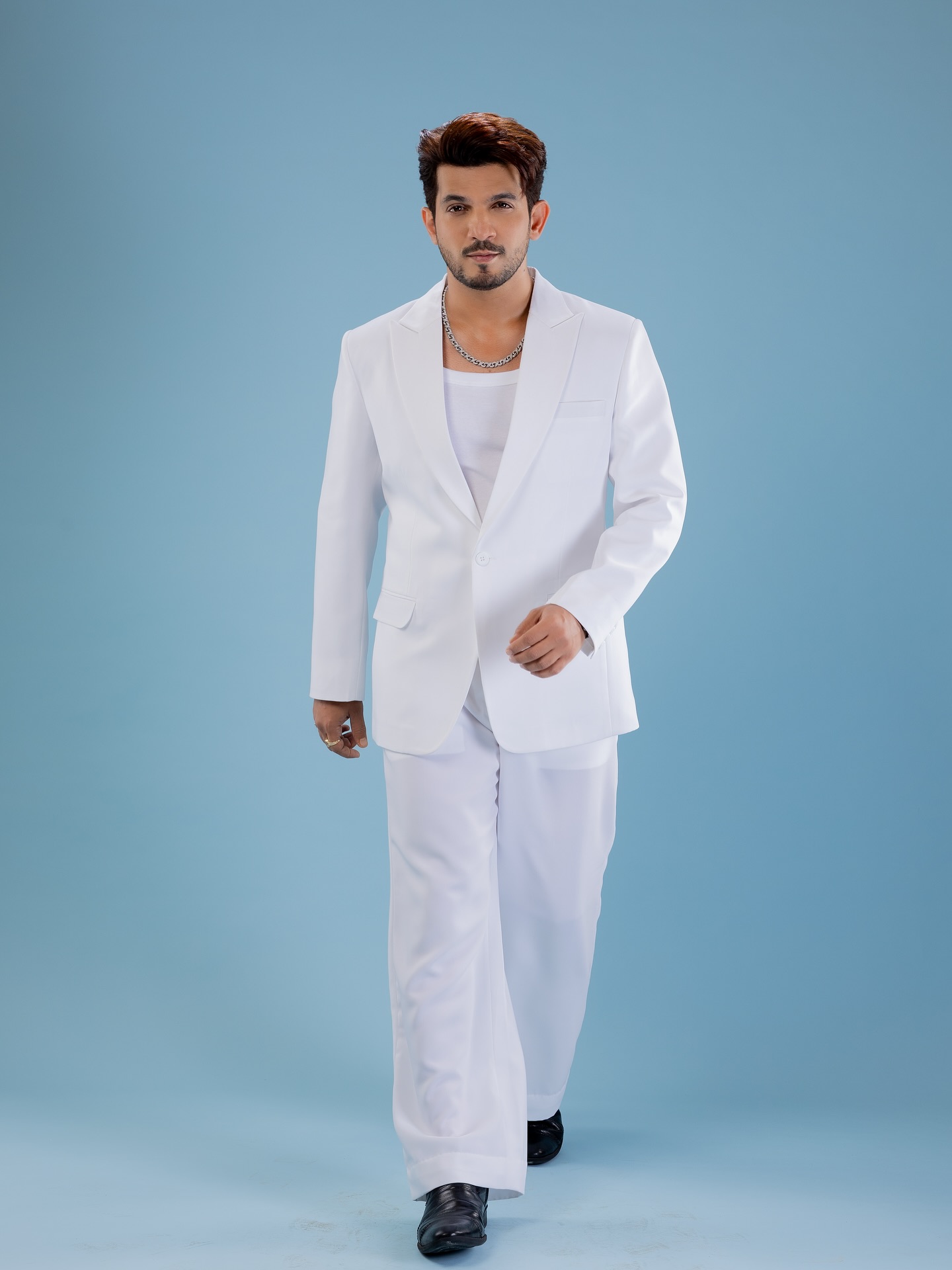 Arjun Bijlani Dazzles In Pure White Suit