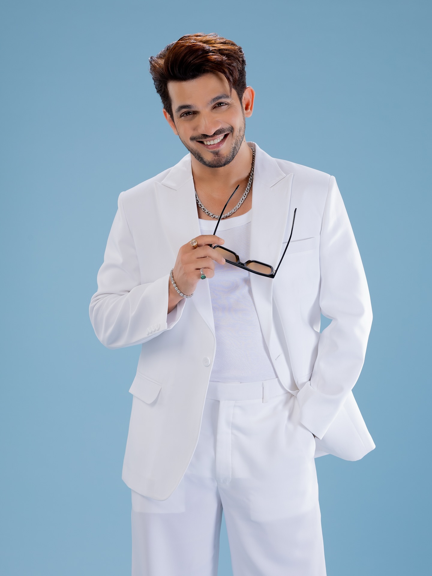 Arjun Bijlani Dazzles In Pure White Suit