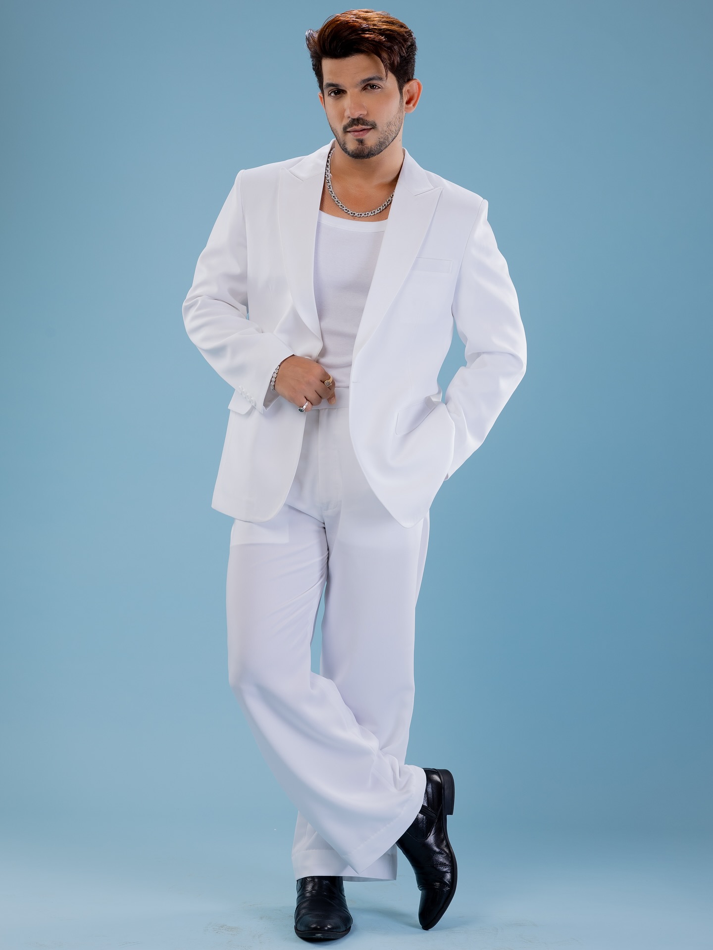 Arjun Bijlani Dazzles In Pure White Suit