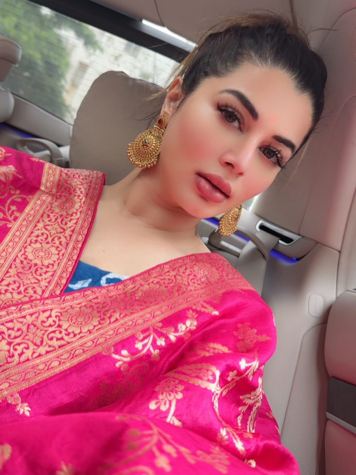 Chill Tuesday Moments With Kainaat Arora