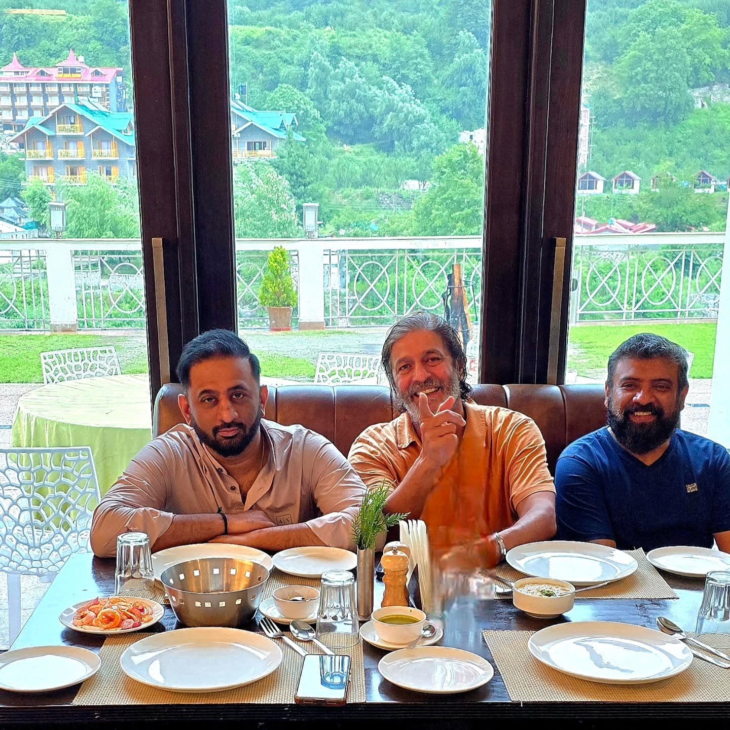 Chunky Pandey Enjoys Manali Getaway With #Rahuketu Boys